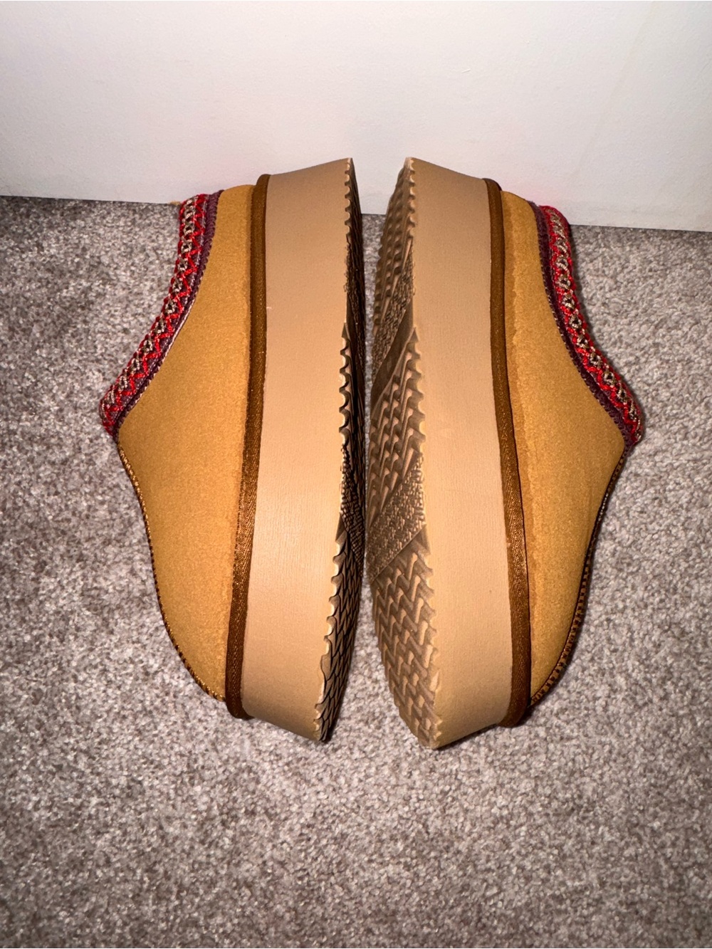 Women’s Loafer Style Block Heal Slip On Shoes - Size 40/9 - Picture 6 of 7